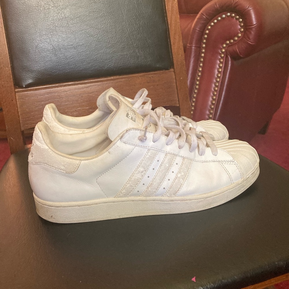 Retro adidas sneakers
